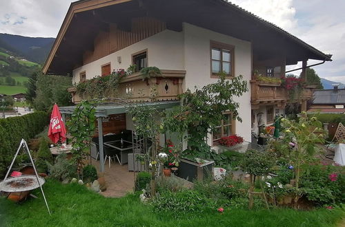 Foto 16 - Cozy Apartment With Garden in Salzburger Land