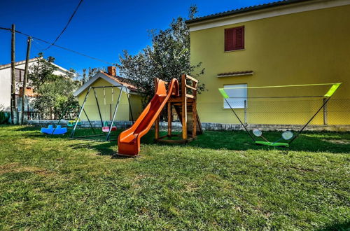 Foto 9 - Cozy Holiday Home in Krusevo With Garden