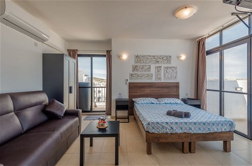 Foto 9 - Seashells Studio Seaview terrace by Getaways Malta