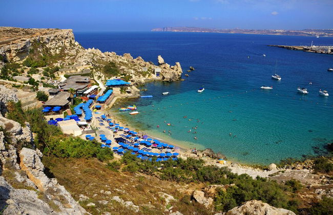 Seashells Penthouse Hot Tub Seaview by Getaways Malta - Foto 17