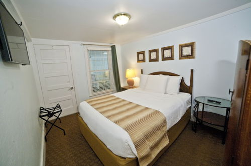 Foto 5 - Georgianne Inn & Suites