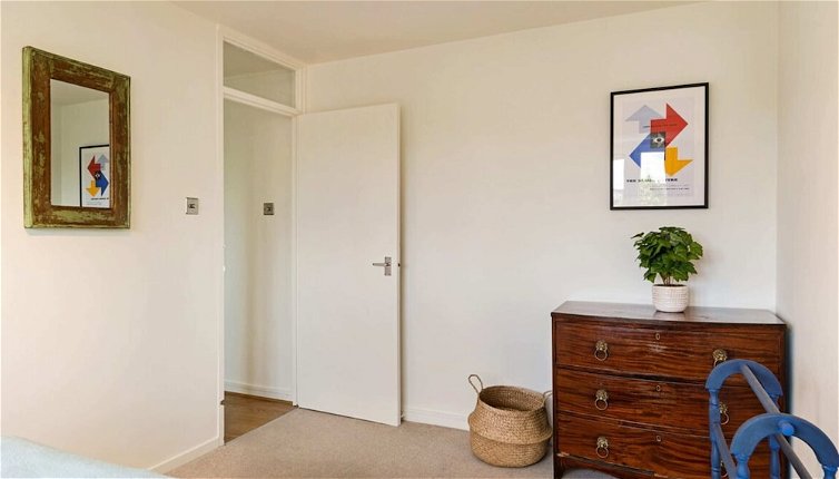 Photo 1 - Stunning 1 Bedroom Apartment in Battersea