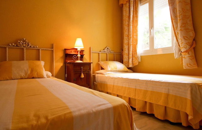 Suitur beachfront duplex with pool and sea views - Foto 9