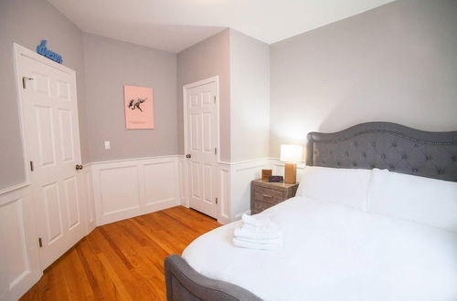 Photo 2 - Sleep10 2 Full Bath 5bed Near Northend & Dowtown