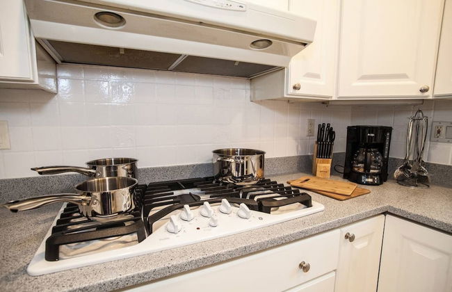 Central Boston 5 Bed 2 Bath North End-sleeps 10 - Photo 20