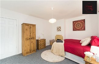 Foto 3 - Two Bedroom House by Klass Living Serviced Accommodation Hamilton - Kenmar House With Parking & WiFi