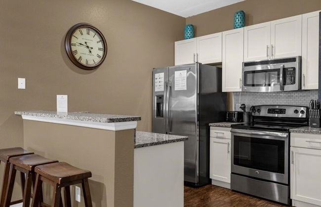3 Bedrooms S / Lucaya Village Townhouse by RedAwning - Foto 12