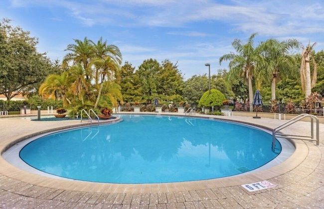 3 Bedrooms S / Lucaya Village Townhouse by RedAwning - Foto 26