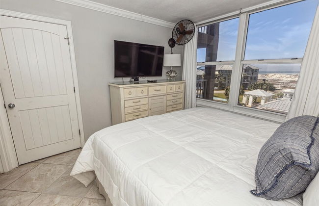 Magnolia House 305 2 Bedroom Condo by RedAwning - Photo 8