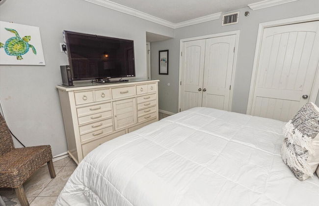 Magnolia House 305 2 Bedroom Condo by RedAwning - Photo 5