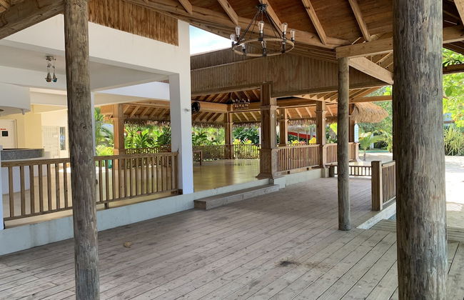 King Suite at Oceanview Resort in Jamaica - Enjoy 7 Miles Of White Sand Beach! 1 Bedroom Villa by RedAwning - Foto 18