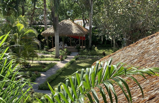 King Suite at Oceanview Resort in Jamaica - Enjoy 7 Miles Of White Sand Beach! 1 Bedroom Villa by RedAwning - Foto 11