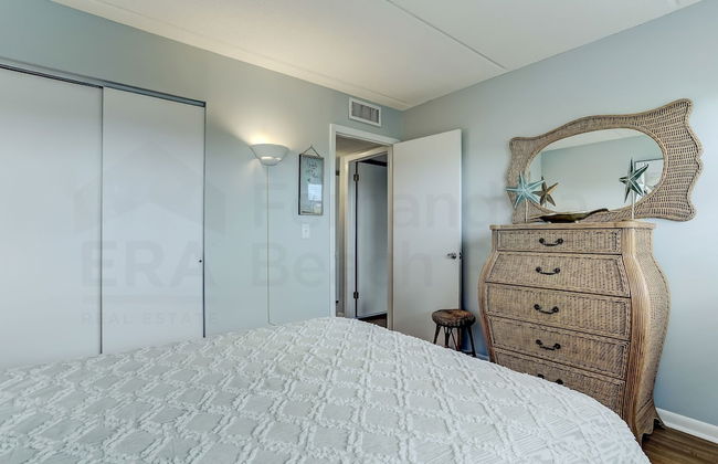 Convenience Direct Oceanfront Condo with Private Balcony by RedAwning - Foto 10