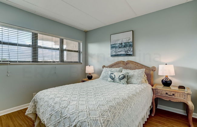 Convenience Direct Oceanfront Condo with Private Balcony by RedAwning - Foto 3
