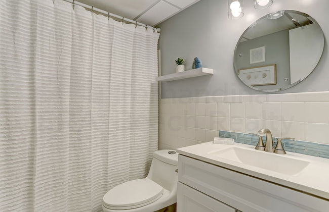 Convenience Direct Oceanfront Condo with Private Balcony by RedAwning - Foto 23