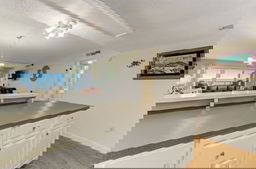 Foto 22 - Oceanfront Beach Condo with Private Balcony, Short Walk to Pool and Beach by RedAwning