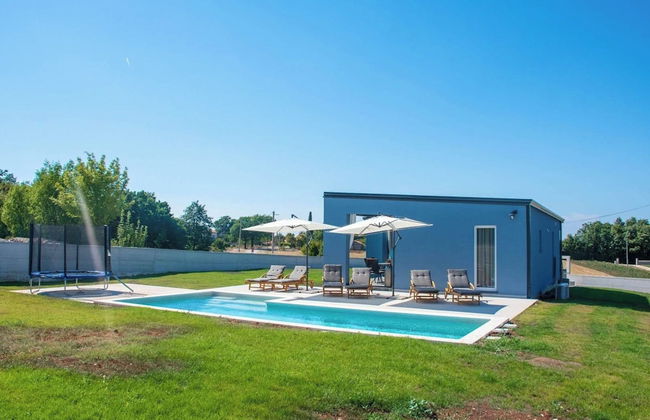 Villa in Žminj with swimming pool and garden - Foto 1