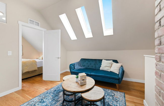Bright and Stylish Home Great Central Location! - Photo 13
