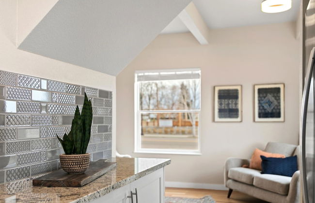 Bright and Stylish Home Great Central Location! - Photo 26