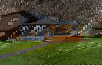 Foto 1 - The Sherridan 2 Bedroom Cabin by RedAwning