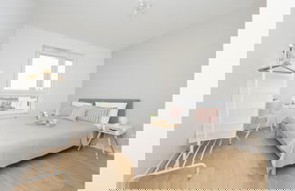 Foto 3 - Apartment With Desk in Gdansk by Renters