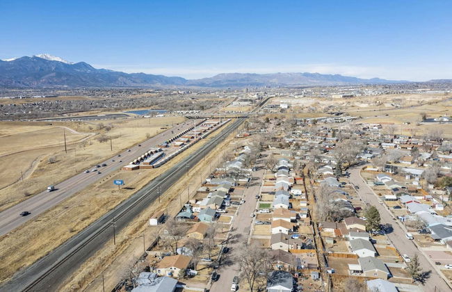 3bdfamily Retreat Near COS Airport & Fort Carson - Photo 46