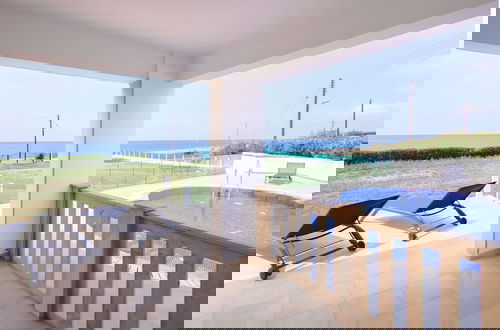Photo 11 - Phaedrus Living Beachfront Villa Mare