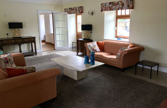 Beautiful 2 Bedroom Barn in Towcester Northants - Photo 5