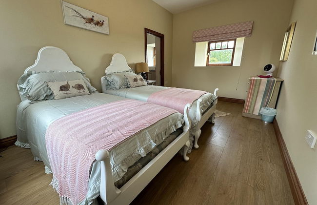Beautiful 2 Bedroom Barn in Towcester Northants - Photo 4