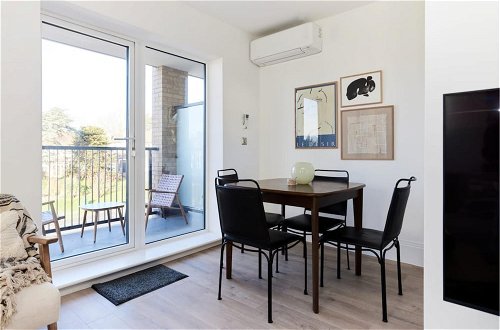 Photo 12 - The Wembley Park Sanctuary - Stunning 2bdr Flat With Balcony