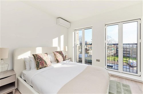 Photo 17 - The Wembley Park Sanctuary - Stunning 2bdr Flat With Balcony