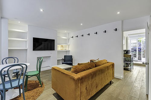 Photo 18 - Clapham Oasis: 1 Bedroom, Sauna, Garden Retreat