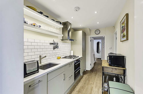 Photo 6 - Clapham Oasis: 1 Bedroom, Sauna, Garden Retreat