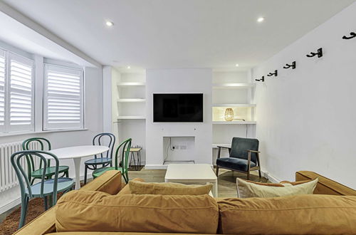 Photo 8 - Clapham Oasis: 1 Bedroom, Sauna, Garden Retreat