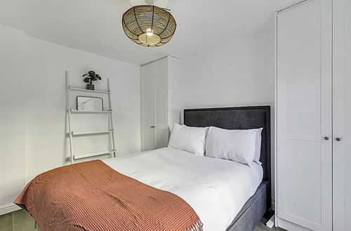 Photo 3 - Clapham Oasis: 1 Bedroom, Sauna, Garden Retreat