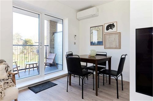 Photo 13 - The Wembley Park Sanctuary - Stunning 2bdr Flat With Balcony