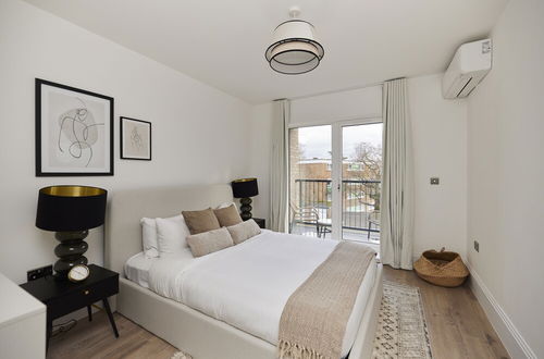 Photo 3 - The Wembley Park Sanctuary - Stunning 2bdr Flat With Balcony