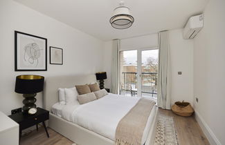 Photo 3 - The Wembley Park Sanctuary - Stunning 2bdr Flat With Balcony