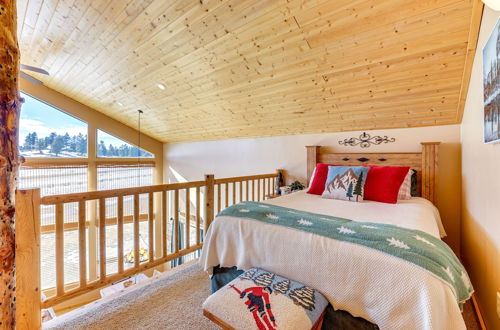 Photo 9 - Cozy Duck Creek Village Cabin w/ Hot Tub & Views