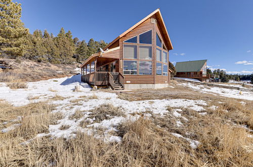 Photo 12 - Cozy Duck Creek Village Cabin w/ Hot Tub & Views