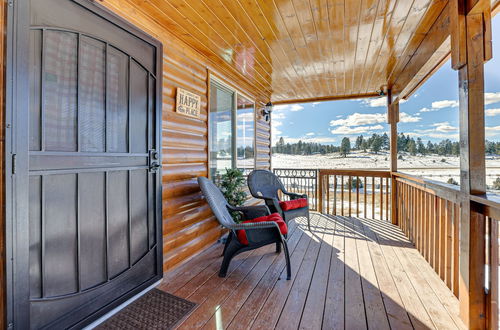 Photo 15 - Cozy Duck Creek Village Cabin w/ Hot Tub & Views