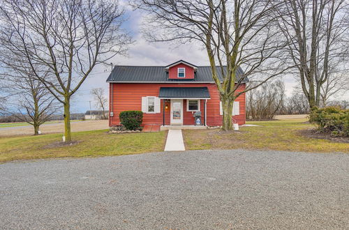 Foto 7 - Cozy New York Farmhouse w/ Porch, Grill & Fire Pit