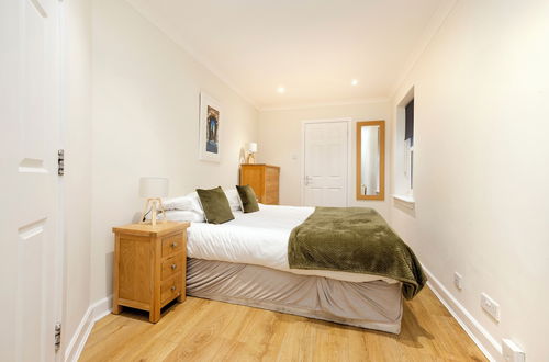 Photo 3 - JOIVY Gorgeous Flat Near Edinburgh Castle W/ Parking