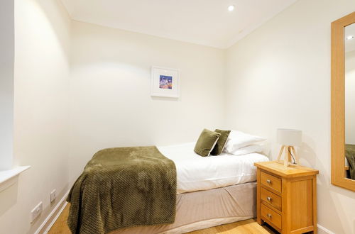 Photo 7 - JOIVY Gorgeous Flat Near Edinburgh Castle W/ Parking