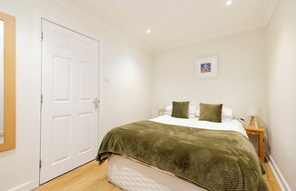 Photo 2 - JOIVY Gorgeous Flat Near Edinburgh Castle W/ Parking