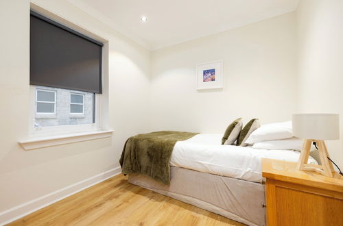 Photo 5 - JOIVY Gorgeous Flat Near Edinburgh Castle W/ Parking