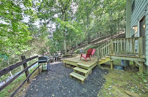 Foto 4 - Modern Cabin in the Woods: Pet Friendly on 1 Acre