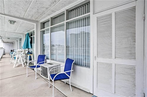 Photo 2 - Virginia Beach Studio w/ Balcony + Pool View