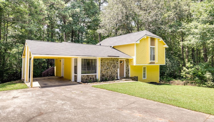 Foto 1 - Fairburn Home w/ 2 Decks, Grill & Outdoor Dining