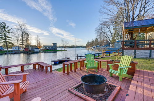 Photo 29 - Lakefront Farwell Retreat w/ Private Dock